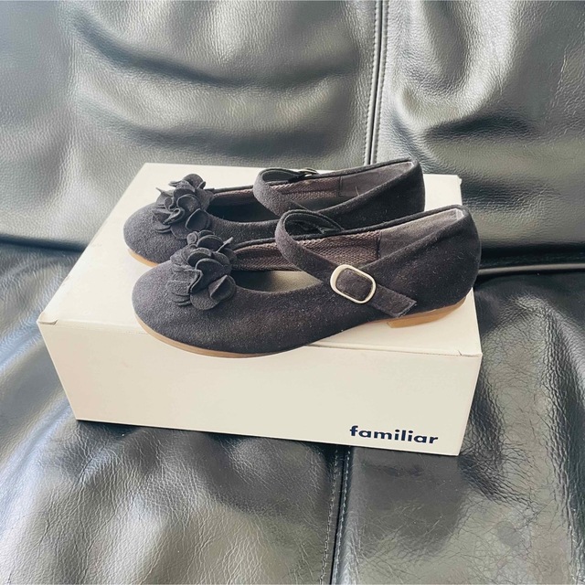 familiar(ファミリア)のファミリア★バレエシューズ★19㎝★黒 ブラック キッズ/ベビー/マタニティのキッズ靴/シューズ(15cm~)(フォーマルシューズ)の商品写真