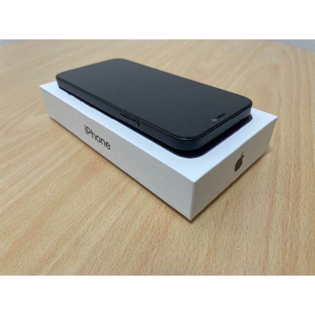 Apple(アップル)のiPhone12 本体　ブラック 64GB 　中古　美品　SIMフリー スマホ/家電/カメラのスマートフォン/携帯電話(スマートフォン本体)の商品写真