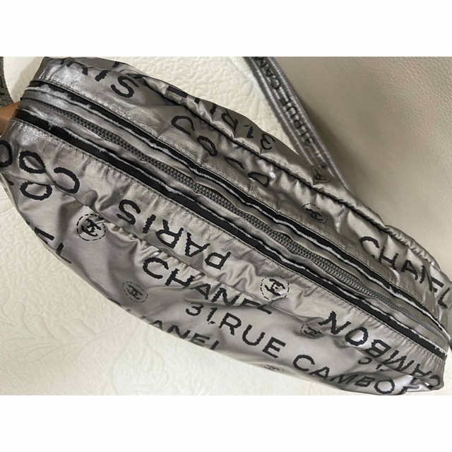 CHANEL(シャネル)のCHANEL シャネル　ショルダーバッグ　斜めがけ　ナイロン レディースのバッグ(ショルダーバッグ)の商品写真