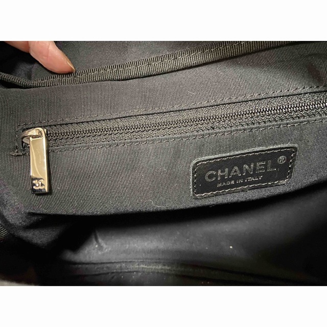 CHANEL(シャネル)のCHANEL シャネル　ショルダーバッグ　斜めがけ　ナイロン レディースのバッグ(ショルダーバッグ)の商品写真