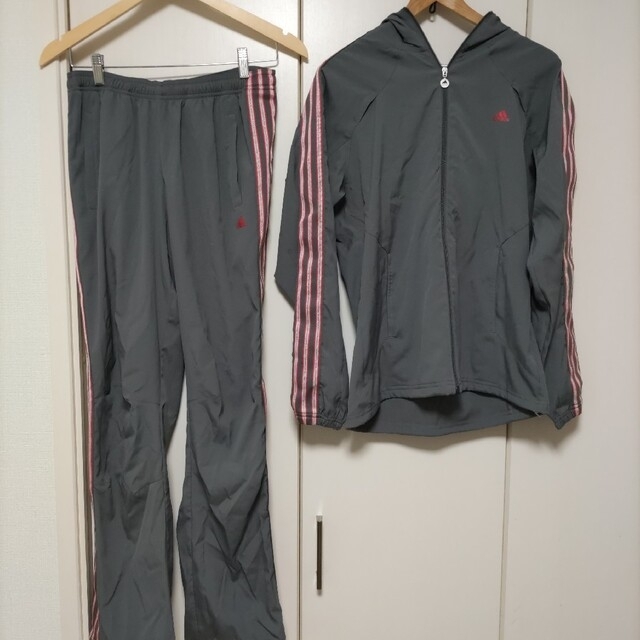 adidas(アディダス)のはろーきてぃ様専用　レディースジャージセットアップ　Lサイズ レディースのジャケット/アウター(その他)の商品写真