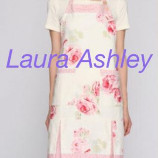 ローラアシュレイ(LAURA ASHLEY)のLaura Ashley（ローラア シュレイ）エプロン　ピンクホワイト　花柄(収納/キッチン雑貨)