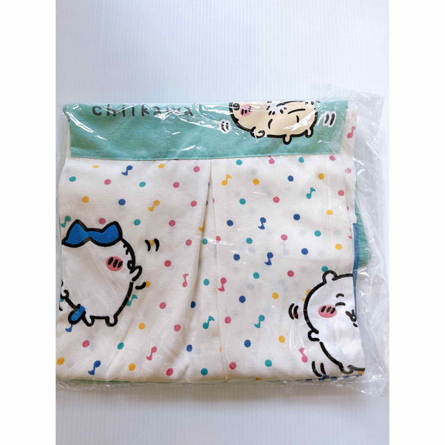 新品　ちいかわ エプロン チュニックエプロン ハチワレ うさぎ キッチン  エンタメ/ホビーのアニメグッズ(その他)の商品写真