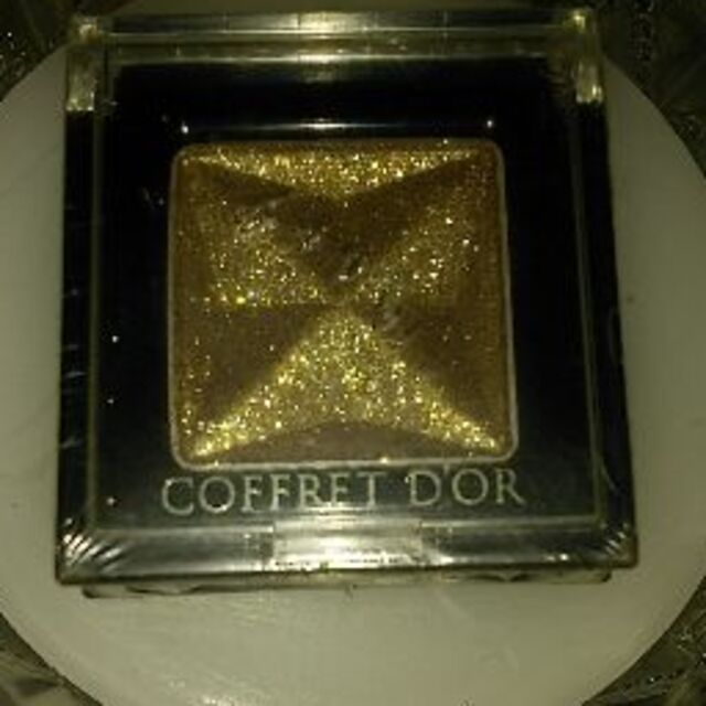 COFFRET D'OR(コフレドール)のコフレドール アイカラー コスメ/美容のベースメイク/化粧品(アイシャドウ)の商品写真