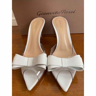 ジャンヴィットロッシ(Gianvito Rossi)の【未使用】ジャンヴィトロッシリボンPVCミュール(ミュール)