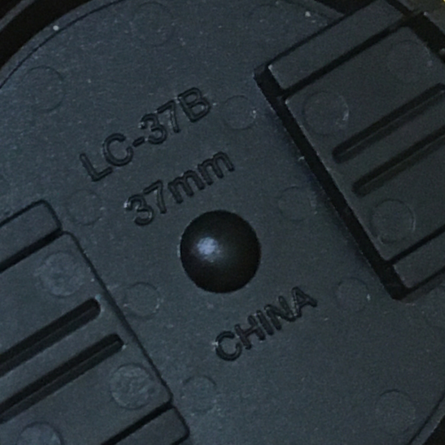 OLYMPUS(オリンパス)のOLYMPUS 純正レンズキャップ Φ37mm LC-37B スマホ/家電/カメラのカメラ(レンズ(単焦点))の商品写真
