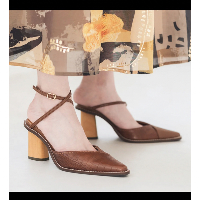 AULA AILA(アウラアイラ)のEVOL yukkoコラボミュール サイズM ブラウン レディースの靴/シューズ(ミュール)の商品写真