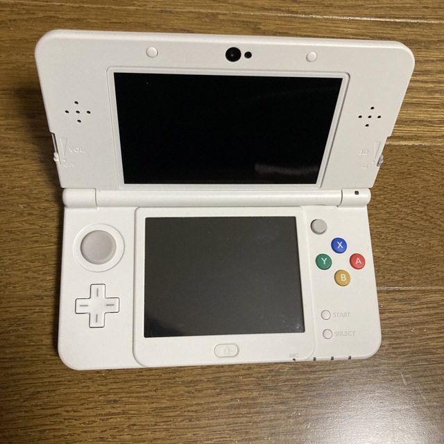 任天堂 Newニンテンドー3DS ホワイト 2