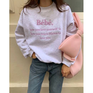 ディーホリック(dholic)のBebe ロゴ刺繍トレーナー　スウェット(トレーナー/スウェット)