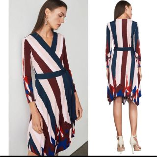 ビーシービージーマックスアズリア(BCBGMAXAZRIA)のBCBG ワンピース　美品　ラップワンピース　値下げ(ひざ丈ワンピース)