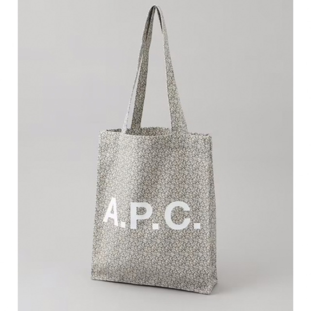 A.P.C(アーペーセー)のA.P.C. キャンバストートバッグ レディースのバッグ(トートバッグ)の商品写真