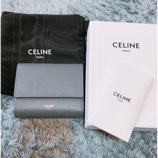 宜しくお願い致しますCELINE、青色、未使用に近い状態です。とてもいい状態ですよ。