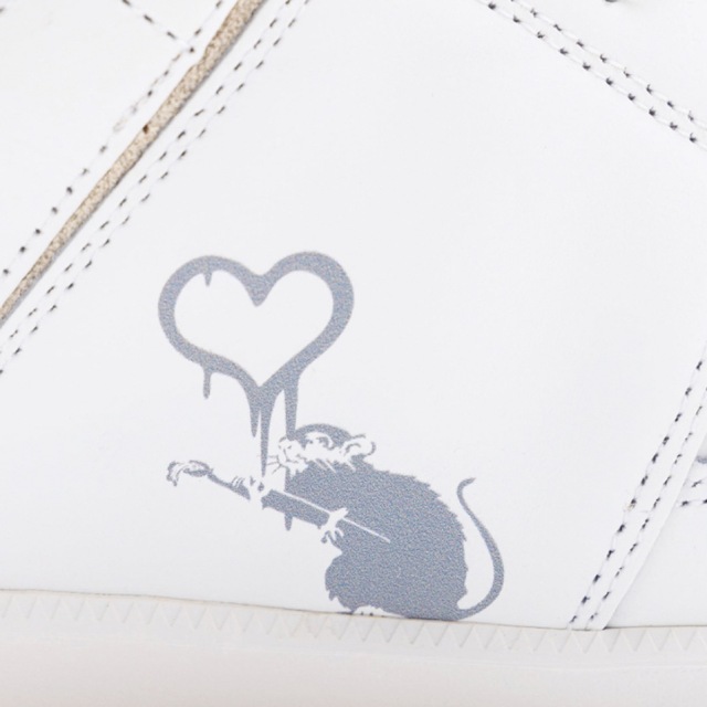 にゅ～ずcom『BRANDALISED』バンクシー グラフィティフォト限定コラボ メンズの靴/シューズ(スニーカー)の商品写真