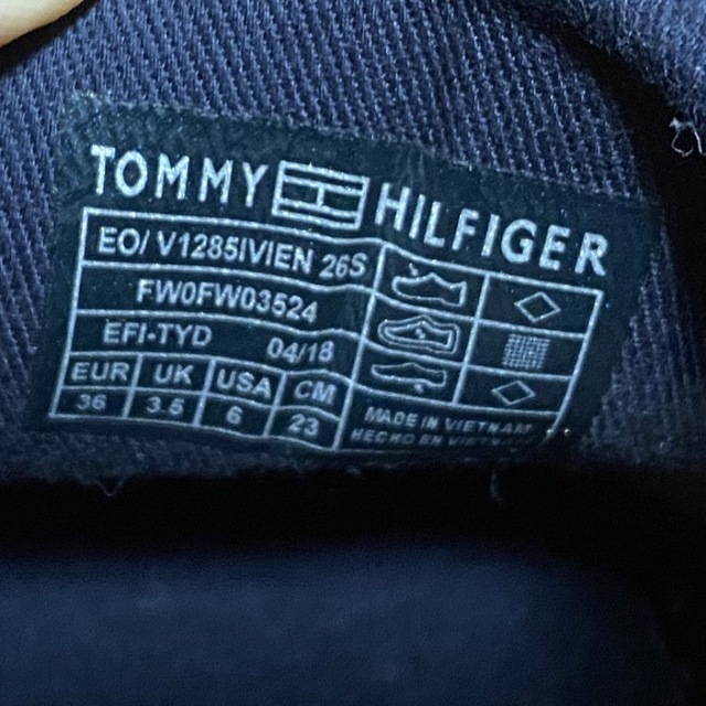 TOMMY HILFIGER(トミーヒルフィガー)のTOMMY HILFIGER スニーカー　23cm レディースの靴/シューズ(スニーカー)の商品写真