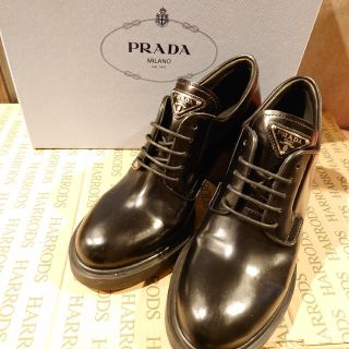 PRADA レザーシューズ