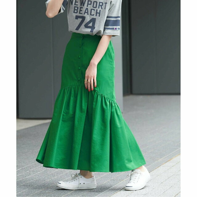 B.C STOCK(ベーセーストック)の【グリーン】【フリー】フロントボタンマーメイドギャザースカート レディースのスカート(ロングスカート)の商品写真