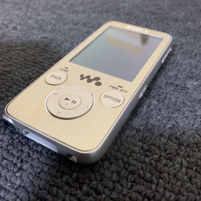 WALKMAN(ウォークマン)のSONY WALKMAN NW-S736 ソニー ウォークマン 4GB スマホ/家電/カメラのオーディオ機器(ポータブルプレーヤー)の商品写真