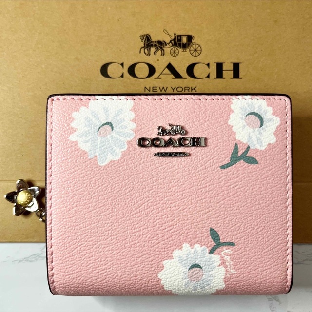 COACH - COACH （新作）フローラルプリント 花柄 二つ折り財布 の通販 ...