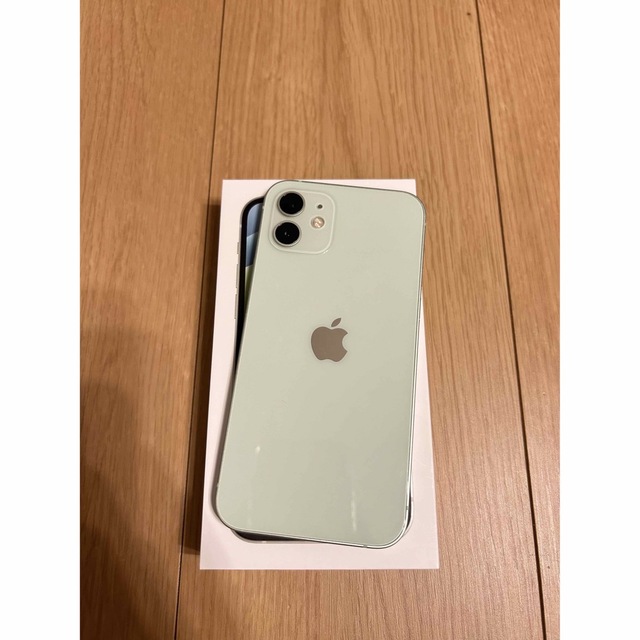 Apple(アップル)の【値下げ】iPhone12 128GB グリーン　simフリー スマホ/家電/カメラのスマートフォン/携帯電話(スマートフォン本体)の商品写真