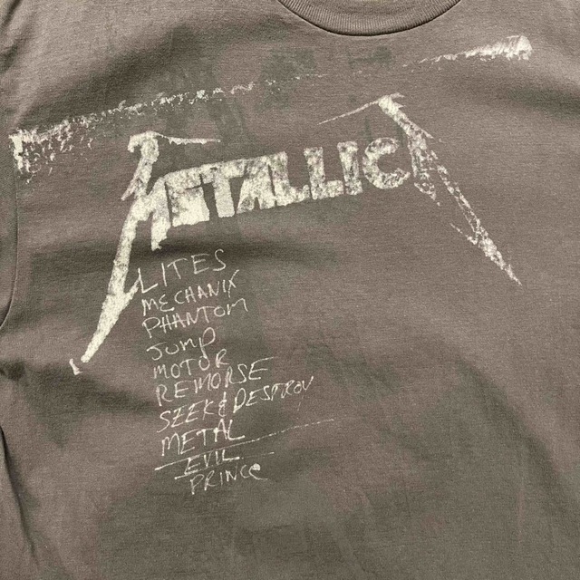 METALLICAメタリカ バンドTシャツ フライングVプリント　ロックメタル エンタメ/ホビーのタレントグッズ(ミュージシャン)の商品写真