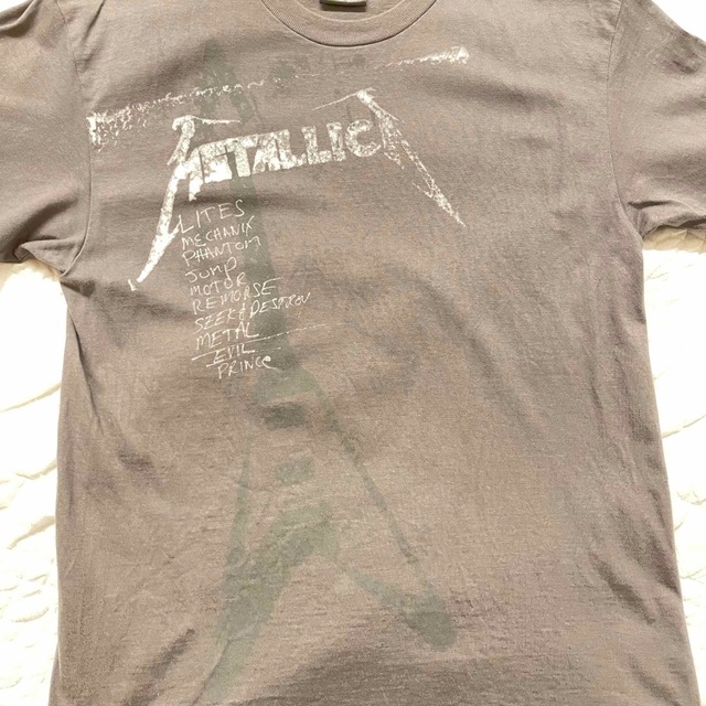 METALLICAメタリカ バンドTシャツ フライングVプリント　ロックメタル エンタメ/ホビーのタレントグッズ(ミュージシャン)の商品写真