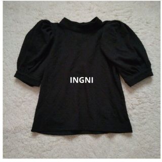 イング(INGNI)のINGNI 黒柄入りふわり半袖(カットソー(半袖/袖なし))