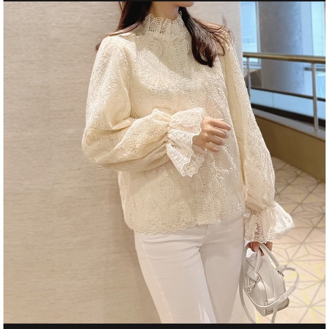 eneu エヌー highneck lace blouse