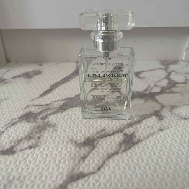 AZUL by moussy(アズールバイマウジー)のアズール　インザスポットライト　30ml コスメ/美容の香水(ユニセックス)の商品写真