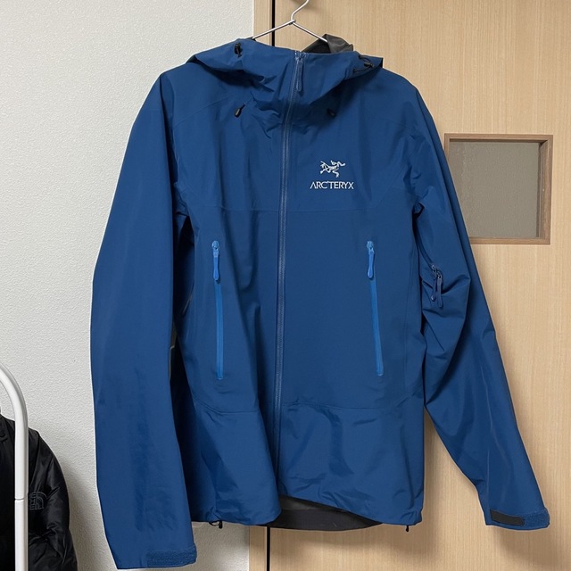 ARC'TERYX(アークテリクス)のarc'teryx アークテリクス メンズのジャケット/アウター(マウンテンパーカー)の商品写真