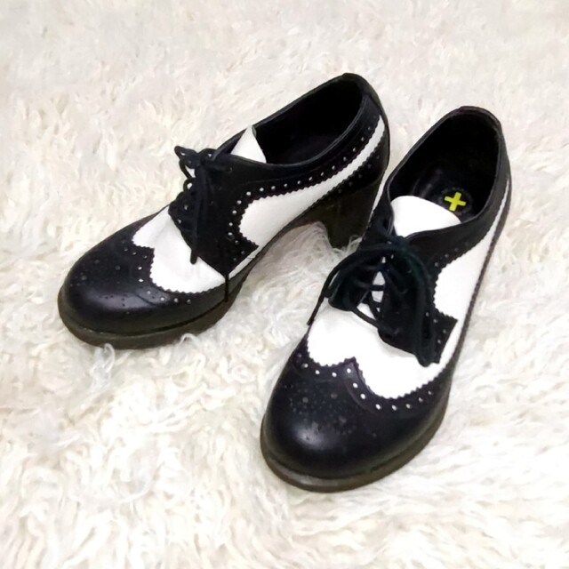 Dr.Martens TIANA 5ホール uk4