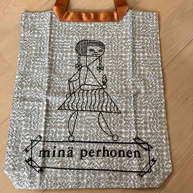 mina perhonen(ミナペルホネン)のトートバッグ　ミナペルホネン レディースのバッグ(トートバッグ)の商品写真