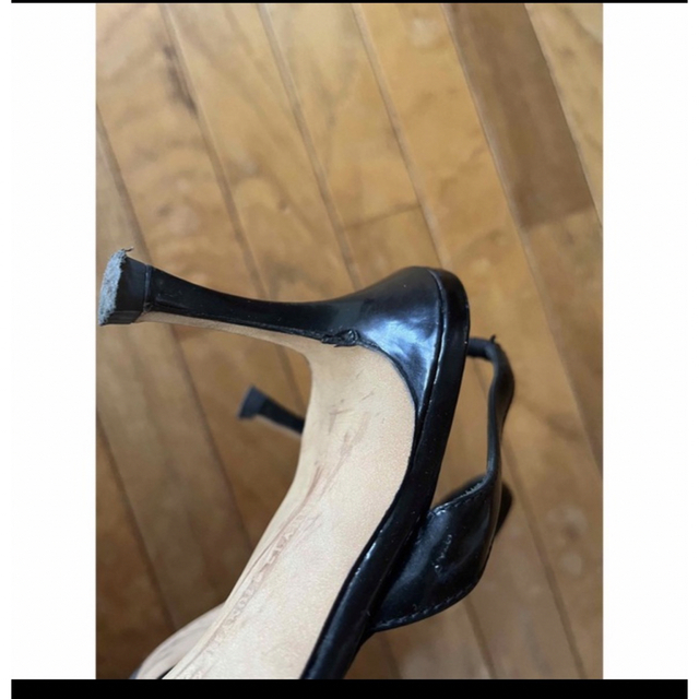 MANOLO BLAHNIK(マノロブラニク)のマノロブラニク バックストラップ ヒール サンダル レディースの靴/シューズ(ハイヒール/パンプス)の商品写真