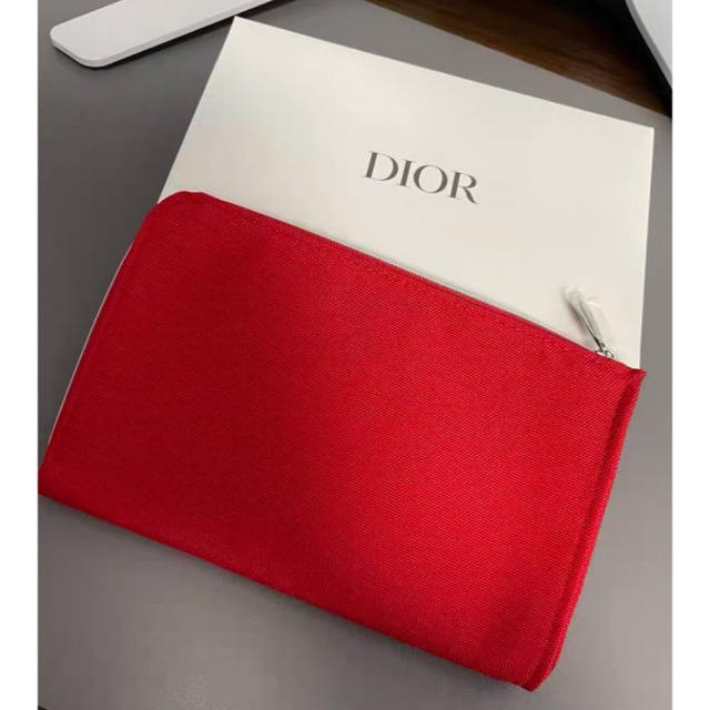 Christian Dior(クリスチャンディオール)の【新品】 2022年最新ディオール　ノベルティ　コスメポーチ  レディースのファッション小物(ポーチ)の商品写真