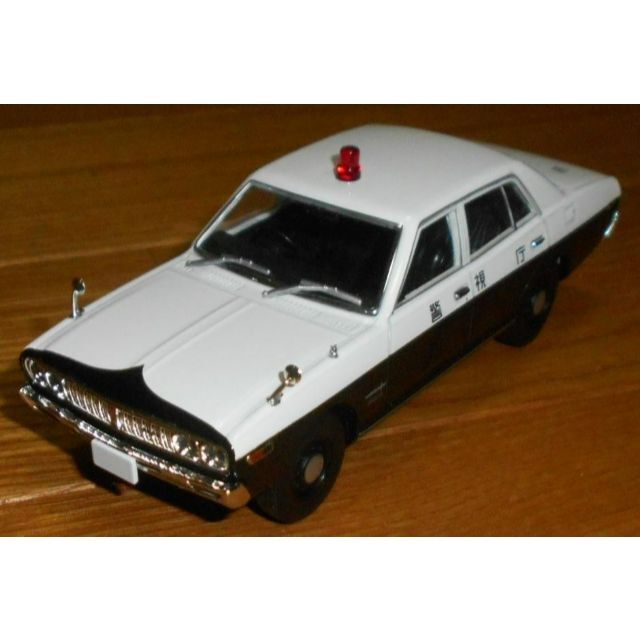 トミカ LV-N43 12a 1/43 ニッサン セドリックパトカー トミカ LV-N43 12a 1/43 ニッサン セドリックパトカー