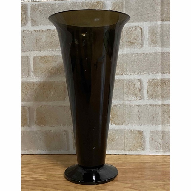 黒　ガラス花瓶 インテリア/住まい/日用品のインテリア小物(花瓶)の商品写真