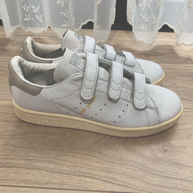 adidas(アディダス)のスタンスミス　Stan smith  ベージュ　23.5cm レディースの靴/シューズ(スニーカー)の商品写真