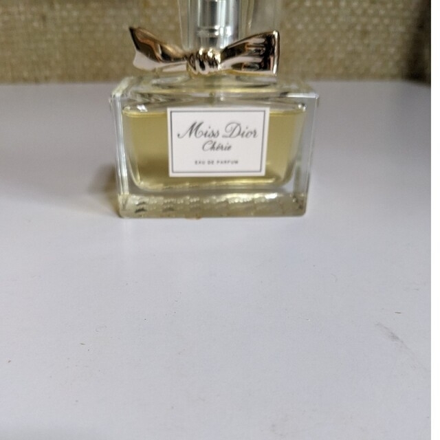 Christian Dior(クリスチャンディオール)のミスディオールシェリーオードゥパルファ厶５０ml コスメ/美容の香水(香水(女性用))の商品写真