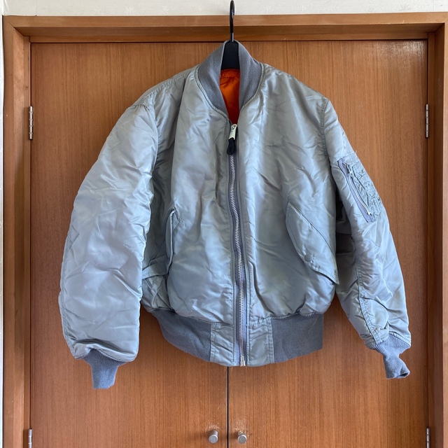 ALPHA INDUSTRIES - ALPHA INDUSTRIES MA-1 Mサイズ 中古品 美品の通販