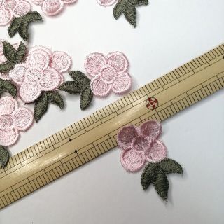 刺繍No.867 ケミカル 花 モチーフ  50枚