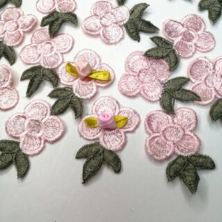 刺繍No.867 ケミカル 花 モチーフ  50枚