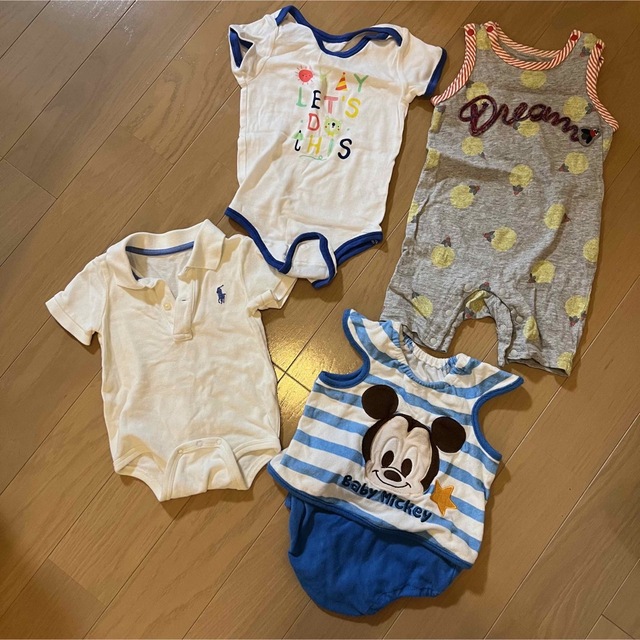 babyGAP(ベビーギャップ)の半袖ロンパース　夏ベビー服　14点　まとめ売り　　男の子　海パン　ズボン　など キッズ/ベビー/マタニティのベビー服(~85cm)(ロンパース)の商品写真