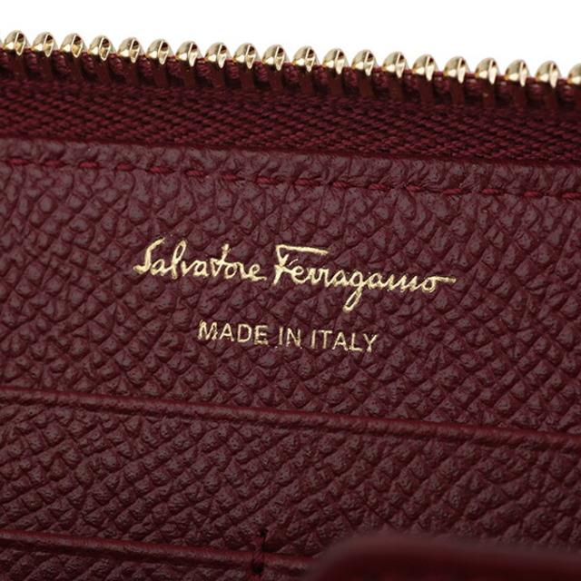Ferragamo(フェラガモ)の新品 フェラガモ FERRAGAMO 長財布 ジップアラウンドウォレット ワイン レディースのファッション小物(財布)の商品写真