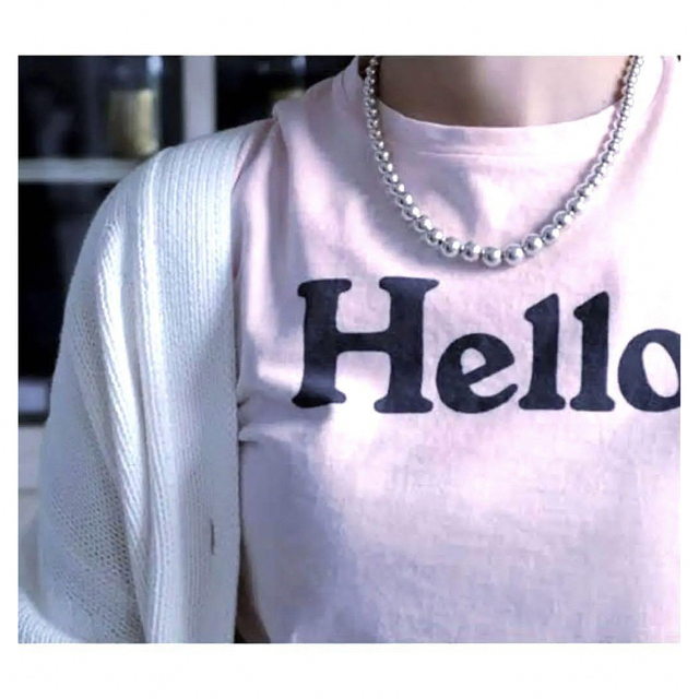 MADISONBLUE(マディソンブルー)の新希少色マディソンブルーMADISONBLUEバーニーズ限定Hello Tシャツ レディースのトップス(Tシャツ(半袖/袖なし))の商品写真