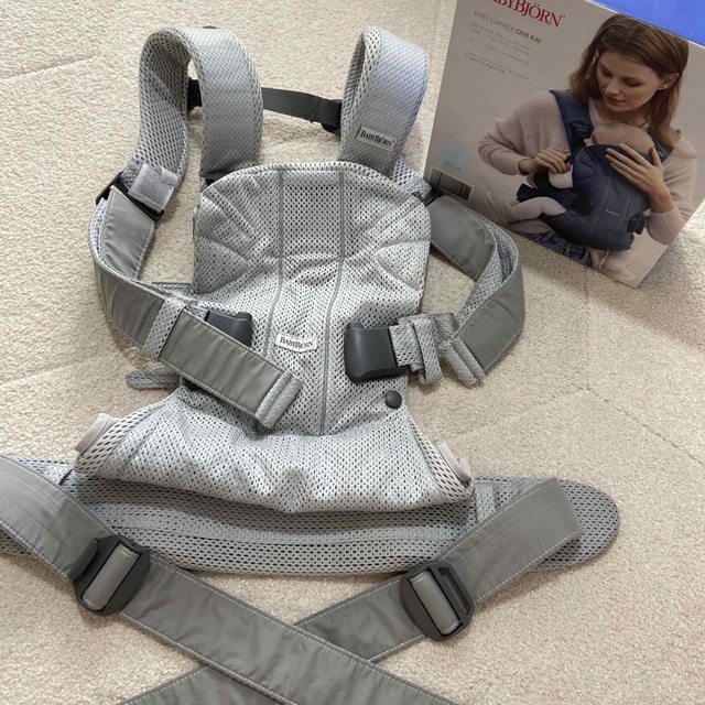 【BABYBJORN】ONE KAI AIRメッシュ素材　シルバー