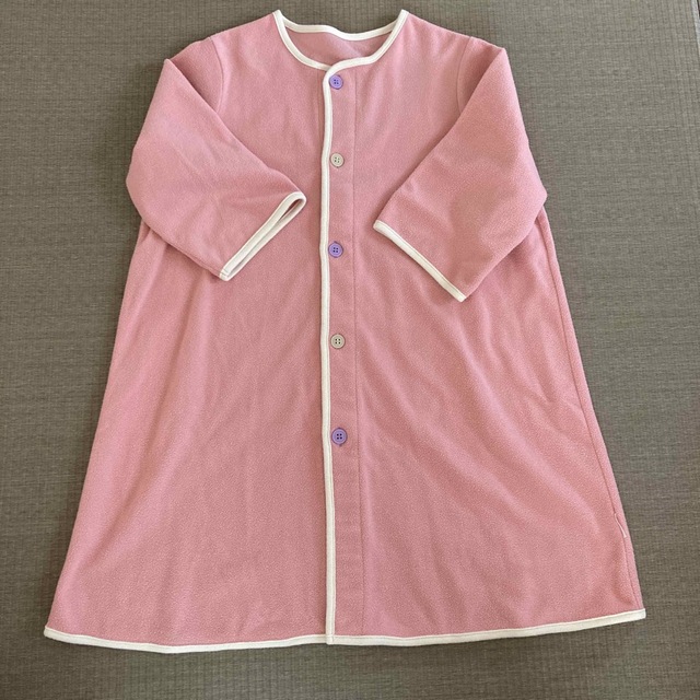 Combi mini(コンビミニ)のコンビミニ  ガウン　110 キッズ/ベビー/マタニティのキッズ服女の子用(90cm~)(パジャマ)の商品写真