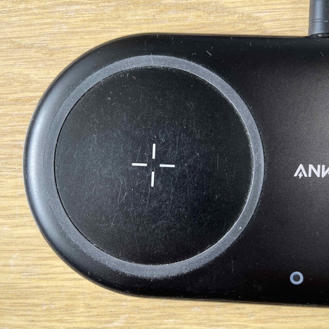 Anker(アンカー)のAnker PowerWave 10 Dual Pad ワイヤレス充電器 スマホ/家電/カメラのスマホアクセサリー(その他)の商品写真