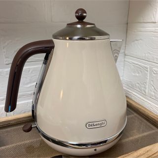 デロンギ(DeLonghi)の数回使用のみ！美品デロンギ　ケトル　1リットル(電気ケトル)