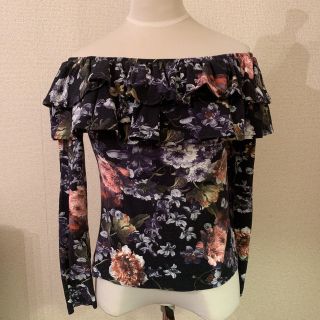 スナイデル(SNIDEL)のH&M 花柄オフショルダーカットソー(カットソー(長袖/七分))