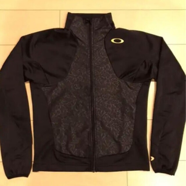 Oakley(オークリー)のOAKLEY ｼﾞｬｰｼﾞ上下  150 キッズ/ベビー/マタニティのキッズ服男の子用(90cm~)(その他)の商品写真