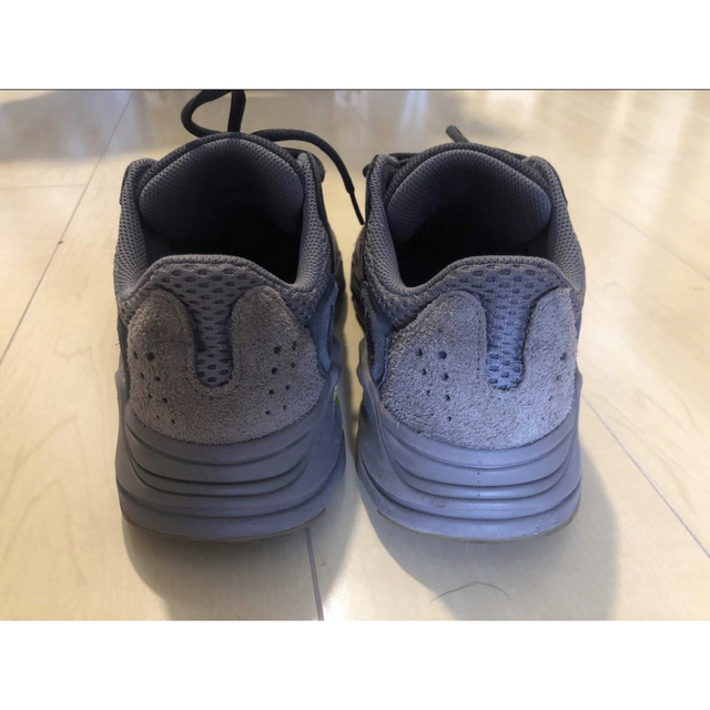 YEEZY（adidas）(イージー)のYEEZY BOOST 700 WAVE RUNNER DARK GREY メンズの靴/シューズ(スニーカー)の商品写真